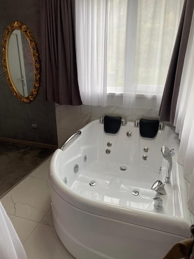 La Protap Calimanesti Hotel ภายนอก รูปภาพ
