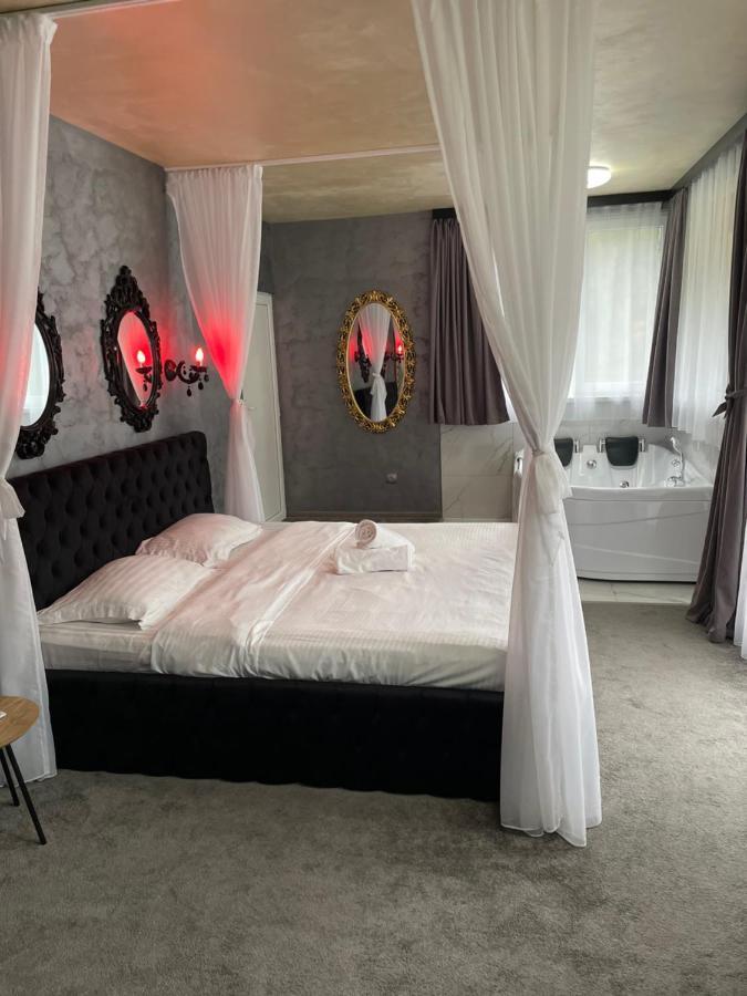 La Protap Calimanesti Hotel ภายนอก รูปภาพ