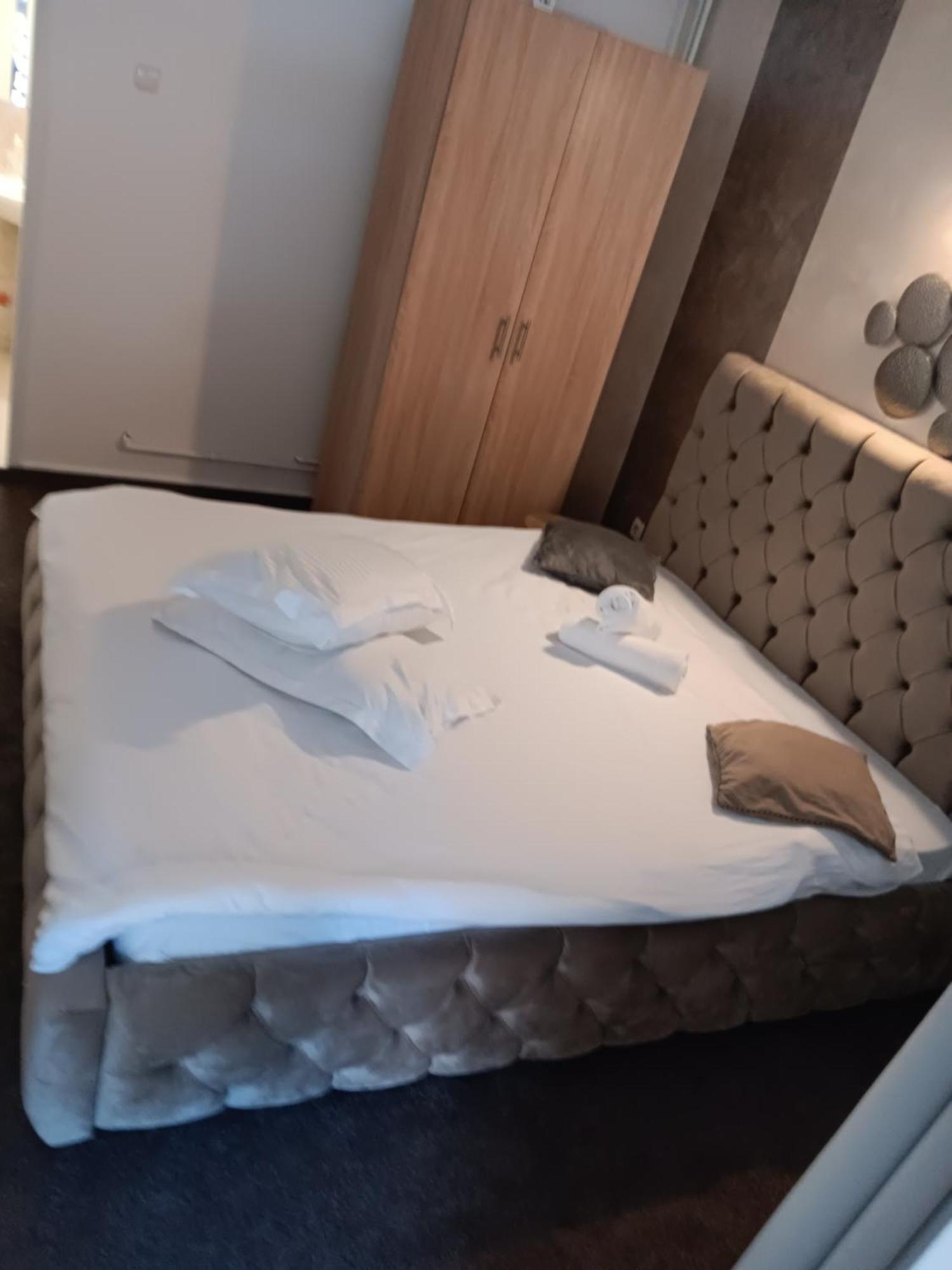 La Protap Calimanesti Hotel ภายนอก รูปภาพ
