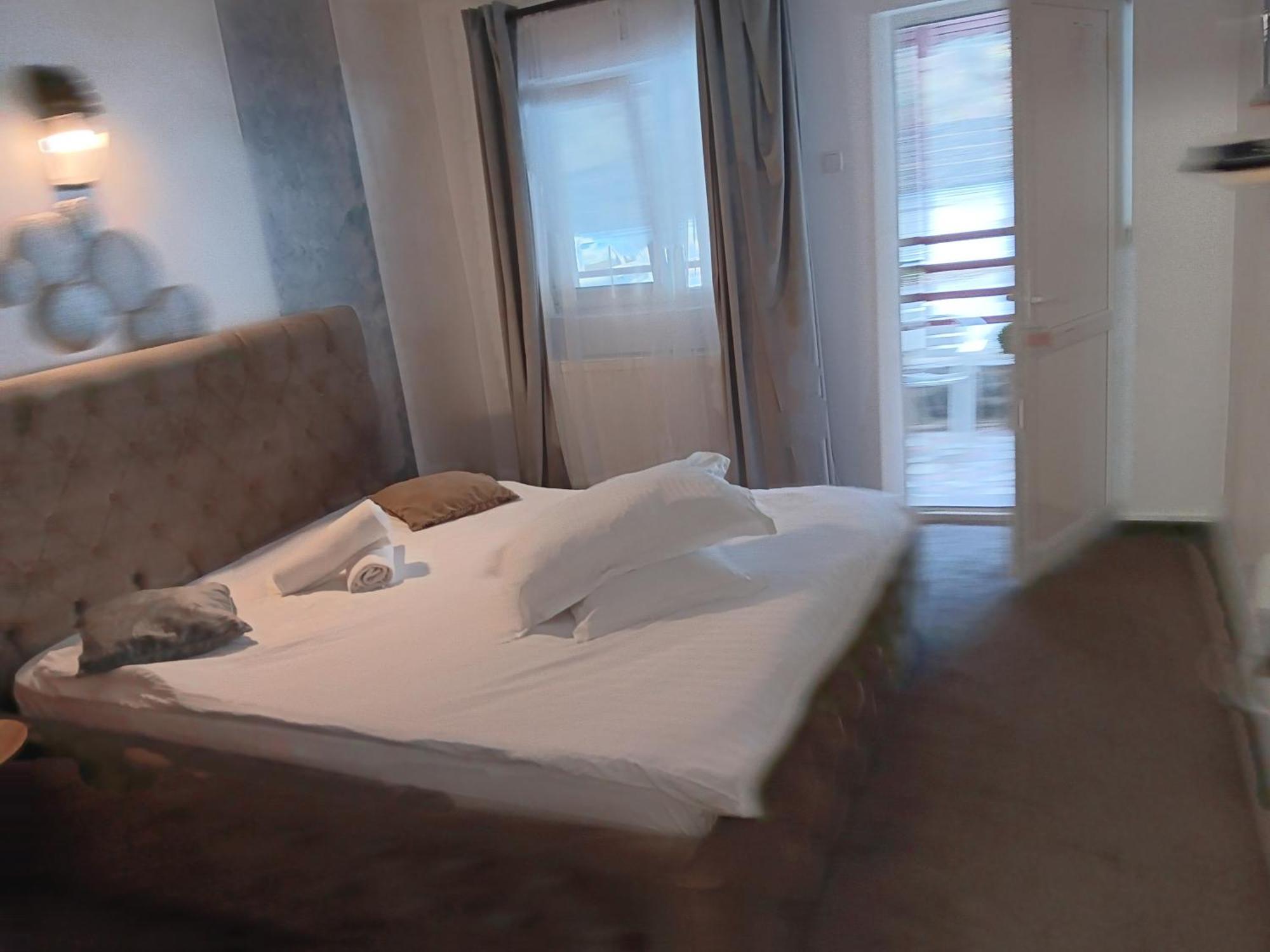 La Protap Calimanesti Hotel ภายนอก รูปภาพ